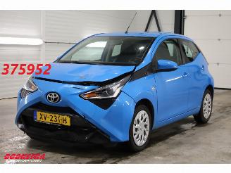 Damaged car Toyota Aygo 1.0 VVT-i x-play Bluetooth Airco Cruise Camera 2019/4