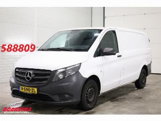 krockskadad bil bedrijf Mercedes Vito 111 CDI Functional Lang Navi Airco Cruise Camera PDC AHK 2019/9