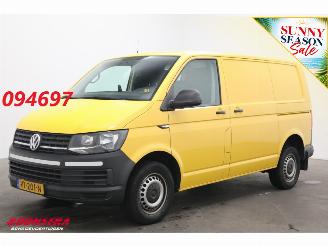 skadebil bedrijf Volkswagen Transporter 2.0 TDI 150 PK L1-H1 2X Schuifdeur Airco Cruise AHK 2016/8