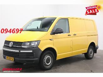 krockskadad bil bedrijf Volkswagen Transporter 2.0 TDI 150 PK L1-H1 2X Schuifdeur Airco Cruise AHK 2016/8