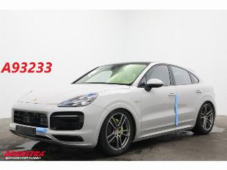 Vaurioauto  passenger cars Porsche Cayenne 3.0 E-Hybrid Platinum Edition Sport Chrono PDLS+ Buse HUD Memory Lucht 5 km!! 2023/7