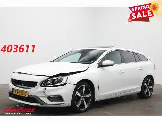 krockskadad bil auto Volvo V-60 2.0 T4 Aut. R-Design Schuifdak Leder Navi Clima Cruise Camera SHZ PDC AHK 2018/9