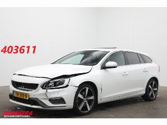 krockskadad bil auto Volvo V-60 2.0 T4 Aut. R-Design Schuifdak Leder Navi Clima Cruise Camera SHZ PDC AHK 2018/9
