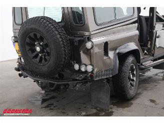 Landrover Defender 2.4 TD HT 110" E 4WD 6-Pers Leder Airco AHK picture 8