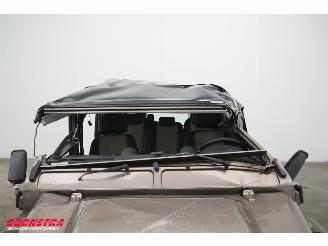 Landrover Defender 2.4 TD HT 110" E 4WD 6-Pers Leder Airco AHK picture 19