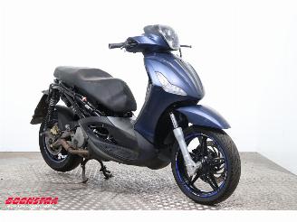 Piaggio Beverly 350 350 Beverly Sport ABS picture 2