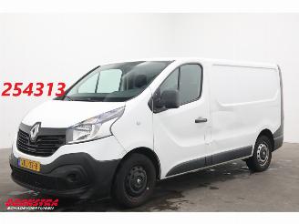 skadebil bedrijf Renault Trafic 1.6 dCi L1-H1 Comfort Navi Airco Cruise PDC 2019/7