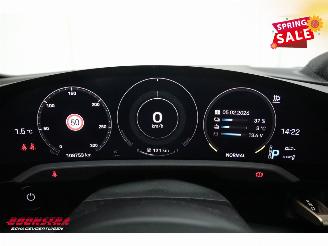 Porsche Taycan Performance 93.4kWh PDLS+ Sport Chrono 360° Bose picture 18