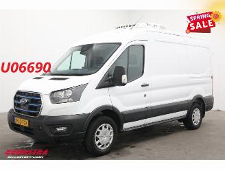 krockskadad bil bedrijf Ford  350 L2H2 Trend 68 kWh Konvekta Dolphin Navi Clima Cruise SHZ 2024/5