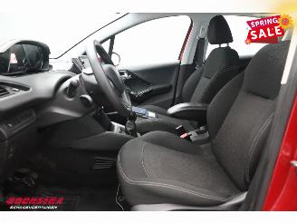 Peugeot 208 1.2 PureTech Blue Lion 5-DRS Navi Airco Cruise Bluetooth PDC picture 15