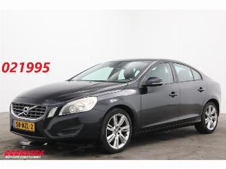 bruktbiler auto Volvo S-60 2.4 D5 Kinetic Leder Navi Clima Cruise PDC AHK 2011/1