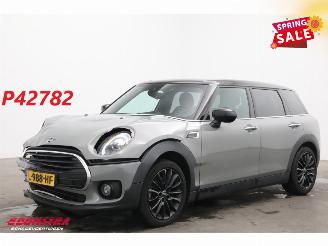 Vaurioauto  passenger cars Mini Clubman 1.5 Cooper Business Edition Navi Clima Cruise PDC 2021/5