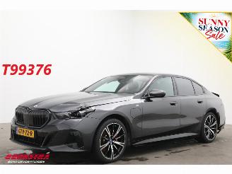krockskadad bil auto BMW 5-serie 530e M-Sport Pro Leder ACC H/K Camera SHZ 2024/12