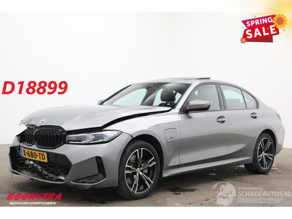 BMW 3-serie 330E M-Sport Schuifdak H/K Memory HUD LRHZ Camera AHK