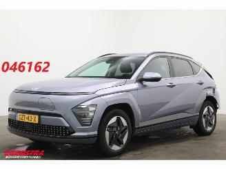 krockskadad bil auto Hyundai Kona Comfort Smart 65.4 kWh LED ACC HUD Camera LRHZ AHK 2025/1