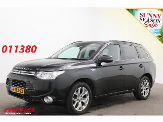 Voiture accidenté Mitsubishi Outlander 2.0 PHEV Instyle 4WD Leder Schuifdak Navi Clima Cruise SHZ AHK 2014/3