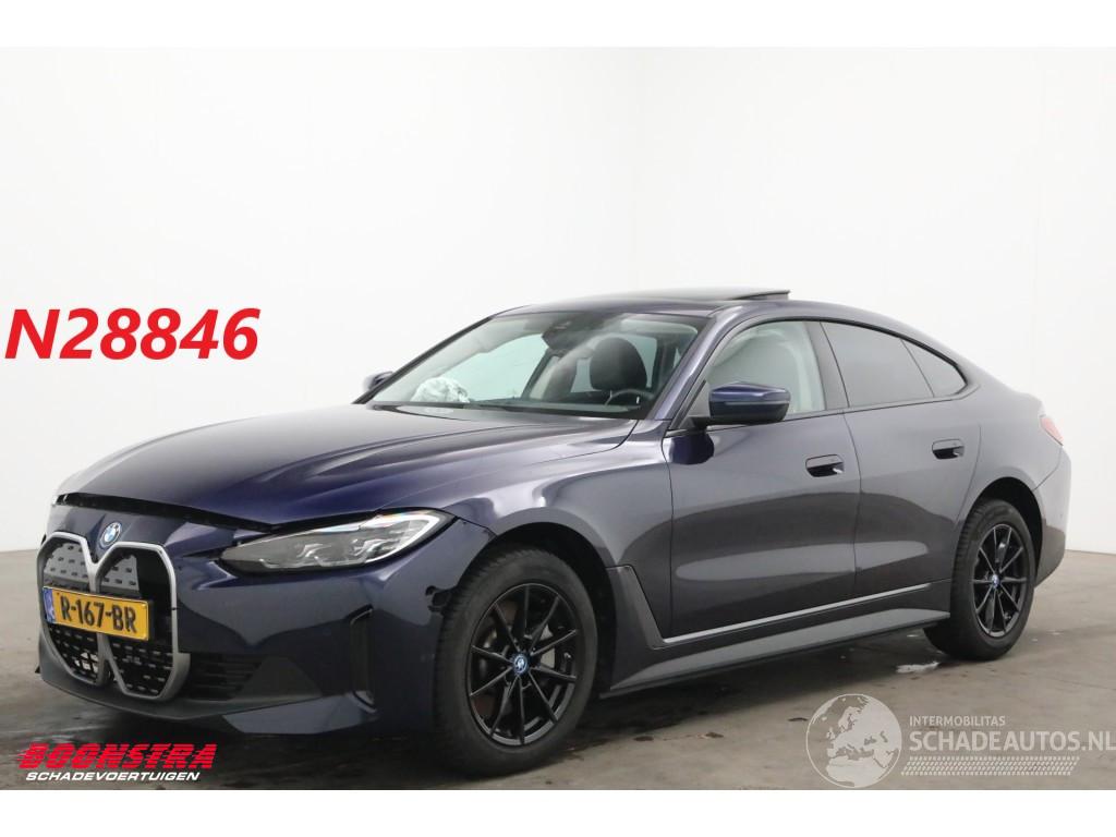 BMW i4 eDrive40 84 kWh Schuifdak LED ACC Camera AHK