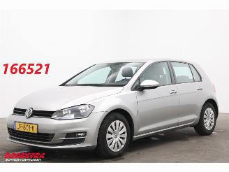 occasion passenger cars Volkswagen Golf 1.6 TDI Trendline BlueMotion Navi Bluetooth Airco Cruise 2016/3