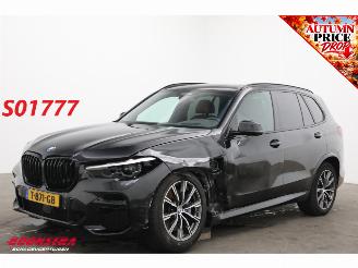 krockskadad bil auto BMW X5 xDrive45e M-Sport Pano LED ACC Leder Memory HUD Camera Lucht AHK 2023/6