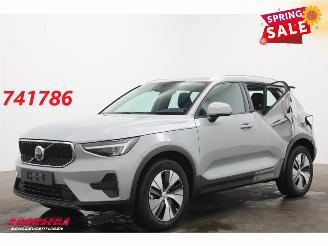 Schadeauto Volvo XC40 2.0 B3 Core LED Leder Apple/Android Camera SHZ LRHZ 9.766 km! 2025/12