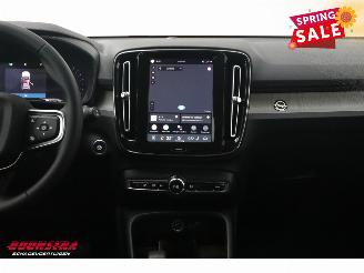 Volvo XC40 2.0 B3 Core LED Leder Apple/Android Camera SHZ LRHZ 9.766 km! picture 14