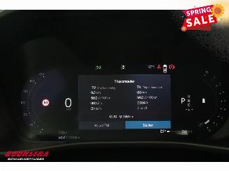 Volvo XC40 2.0 B3 Core LED Leder Apple/Android Camera SHZ LRHZ 9.766 km! picture 19