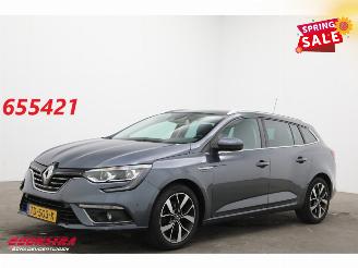 krockskadad bil auto Renault Mégane Estate 1.3 TCe Bose Massage Navi Clima Cruise Camera PDC 2018/7