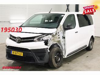 krockskadad bil bedrijf Toyota Proace 1.5 D-4D 9-Pers. Navigator Medium Navi Airco Cruise PDC 2021/1