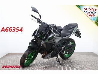 danneggiata motocicli Kawasaki  Z500 SE ABS LED 2025/6
