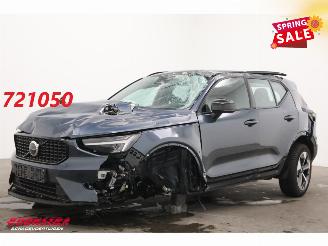 krockskadad bil auto Volvo XC40 2.0 B4 Plus Dark LED ACC H/K Camera SHZ LRHZ 4.296 km! 2025/11