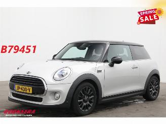 krockskadad bil auto Mini Mini 1.5 Cooper Chili Serious Business Navi Clima Cruise PDC 2016/5