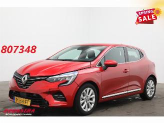 Schadeauto Renault Clio 1.6 E-Tech Hybrid 140 Intens LED 360° Apple/Android Camera PDC 2022/2
