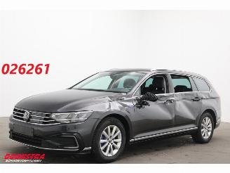 skadebil auto Volkswagen Passat Variant 1.4 TSI PHEV GTE Business LED ACC ErgoComf. SHZ Camera 2022/12