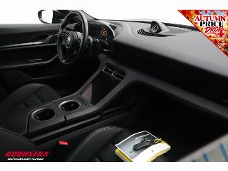 Porsche Taycan 89 kWh LED ACC Sport Chrono Bose Camera SHZ picture 16