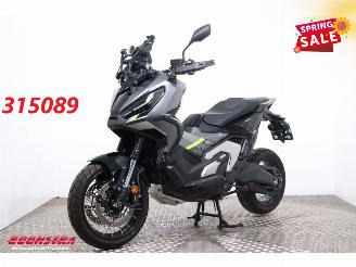 Honda X-ADV 750 Special Edition DCT LED Akrapovic Bluetooth 5.546 km! 2025/4