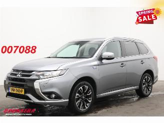 Ocazii autoturisme Mitsubishi Outlander 2.0 PHEV Executive Edition 4X4 Navi Clima Cruise Camera SHZ PDC AHK 2015/12