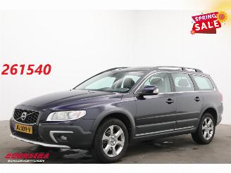 Voiture accidenté Volvo Xc-70 2.0 D4 FWD Inscription Schuifdak Leder Memory BiXenon Cruise SHZ AHK 2016/3
