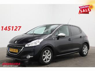 Voiture accidenté Peugeot 208 1.2 VTi Style 5-DRS Navi Airco Bluetooth Cruise AHK 162.109 km! 2015/1
