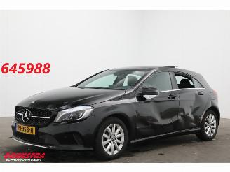 skadebil auto Mercedes A-klasse 160 Ambition Pano Navi Airco Cruise PDC 2017/7