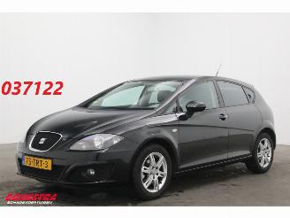 ocasión turismos Seat Leon 1.6 TDI Ecomotive COPA Leder Navi Clima Cruise SHZ PDC AHK 2012/3