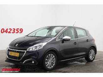 krockskadad bil auto Peugeot 208 1.2 PT BlueLease Allure Navi Clima Cruise PDC Apple/Android 2019/5