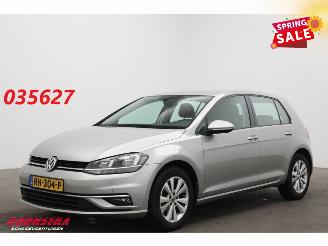 damaged passenger cars Volkswagen Golf 1.0 TSI Comfortline ACC Clima PDC 2017/9