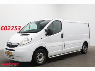 skadebil bedrijf Opel Vivaro 2.0 CDTI L2-H1 Airco AHK Getriebeproblem 2007/4