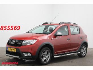 krockskadad bil auto Dacia Sandero 1.5 dCi S&S Stepway Navi Airco Cruise PDC AHK 2018/4