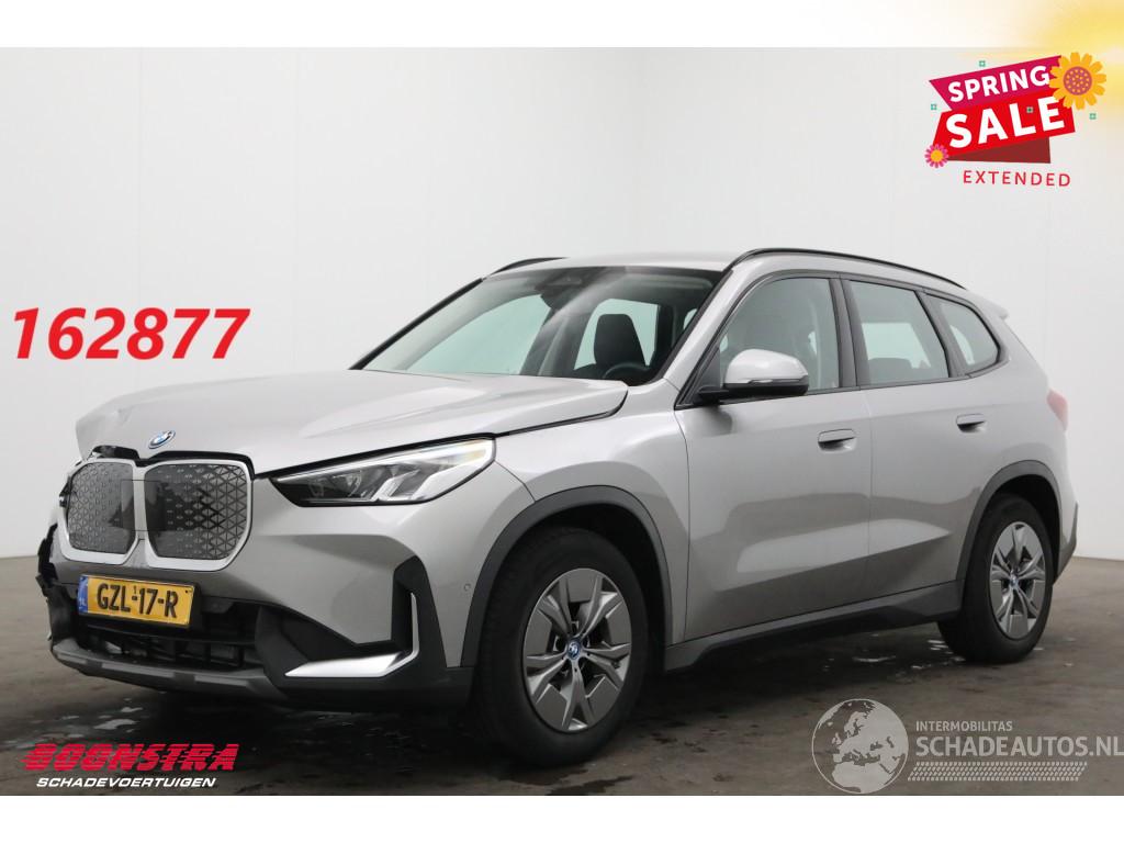 BMW iX1 xDrive30 67 kWh LED ACC Apple/Android Camera SHZ