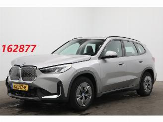 Voiture accidenté BMW iX1 xDrive30 67 kWh LED ACC Apple/Android Camera SHZ 2025/1
