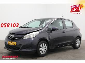 krockskadad bil auto Toyota Yaris 1.0 VVT-i Aspiration Airco Camera AHK 67.935 km! 2012/12