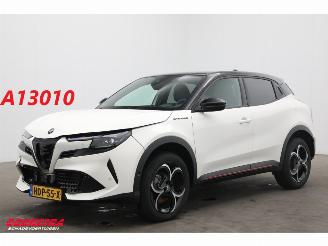 Vaurioauto  passenger cars Alfa Romeo Junior 1.2 Turbo Hybrid Ibrida Speciale Navi Clima Cruise Camera SHZ PDC 2025/1