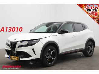 krockskadad bil auto Alfa Romeo Junior 1.2 Turbo Hybrid Ibrida Speciale Navi Clima Cruise Camera SHZ PDC 2025/1