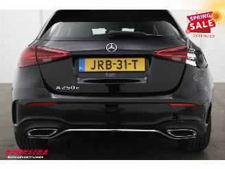 Mercedes A-klasse 250 e AMG Pano LED ACC Apple/Android Camera SHZ 2.435 km! picture 5